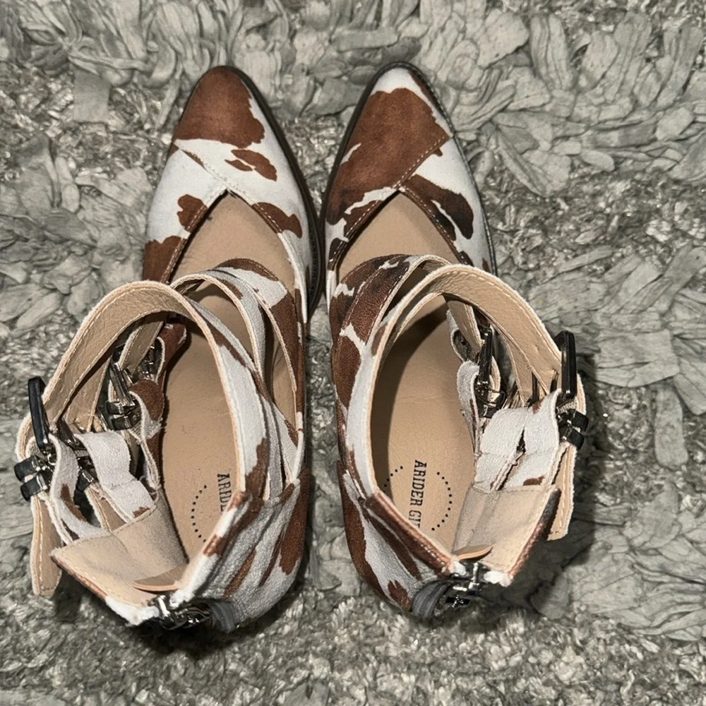 Cowhide Booties - Picture 6 of 8
